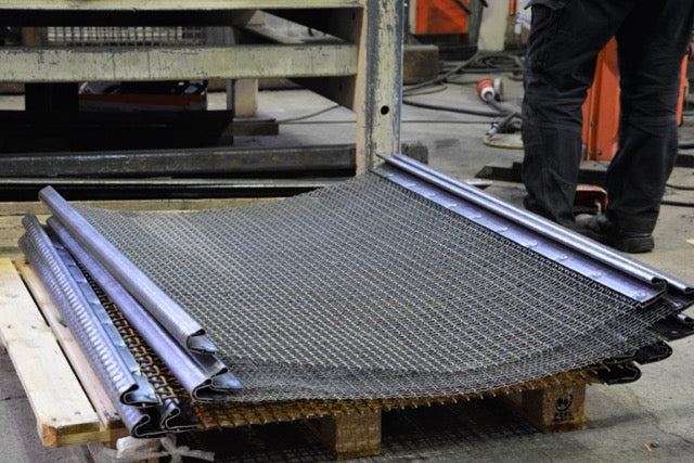 Wire screens, rectangular holes